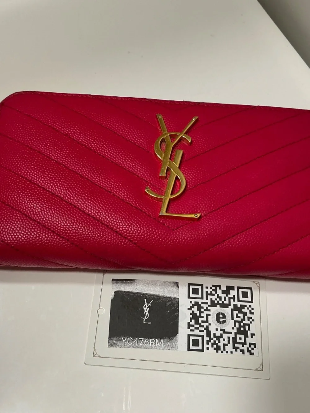 Yves Saint Laurent caviar leather classic chevron zippy wallet - Picture 9 of 9